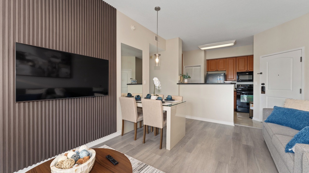 Photo of Livingroom in Florida Center