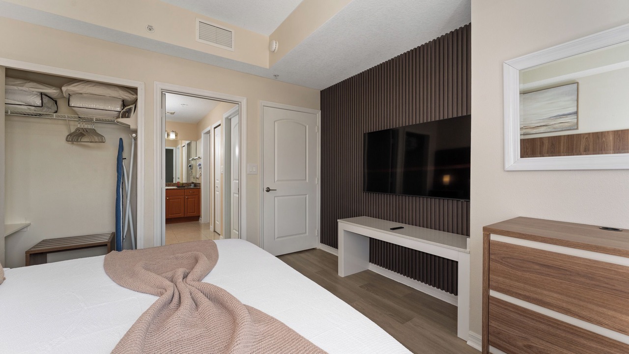 Photo of Bedroom in Florida Center