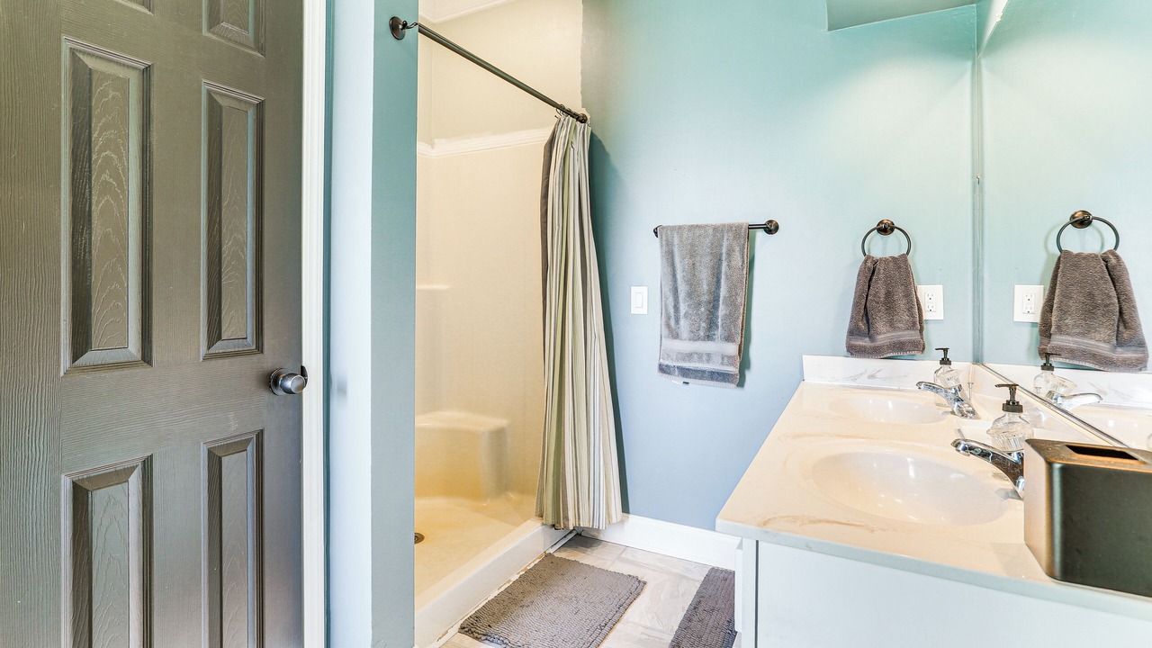 Photo of Bathroom in Sunshine
