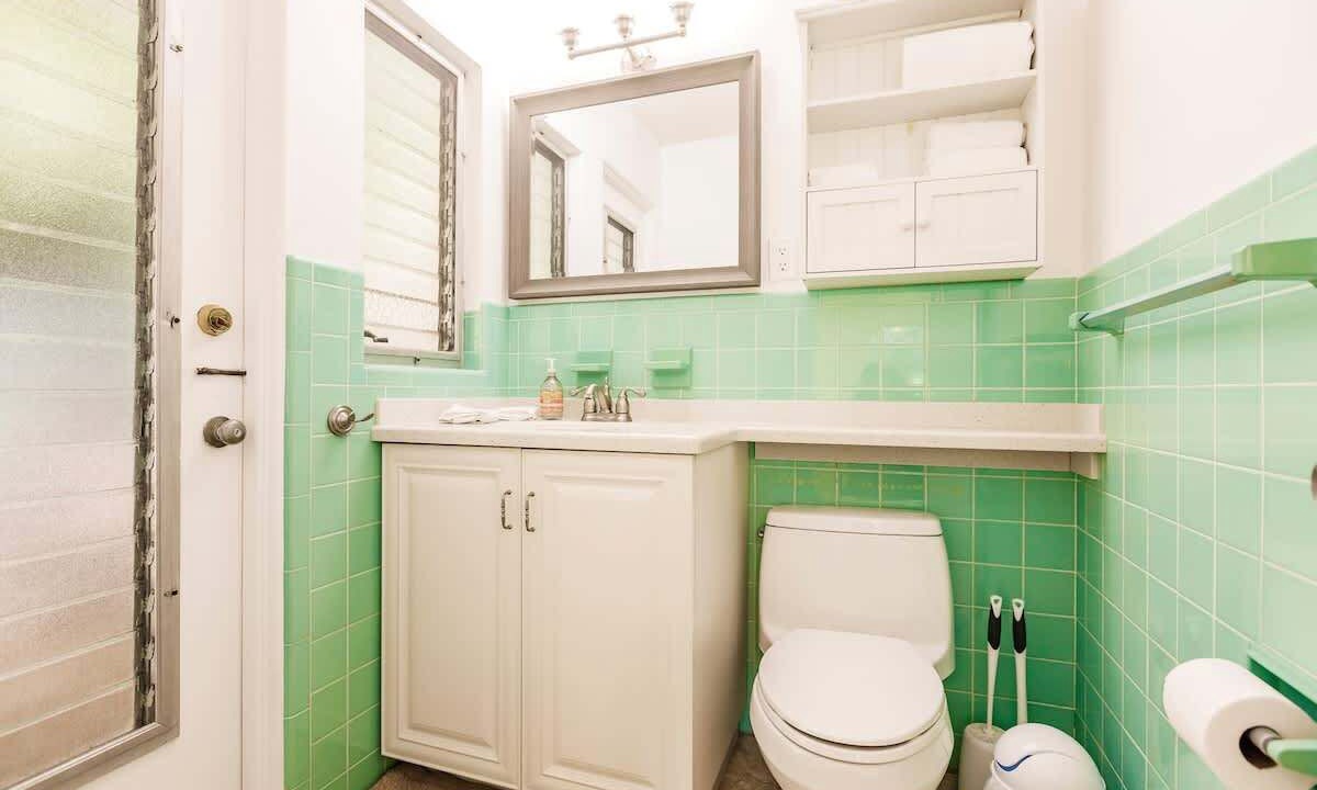 Photo of Bathroom in Indian Beach Sapphire Shores