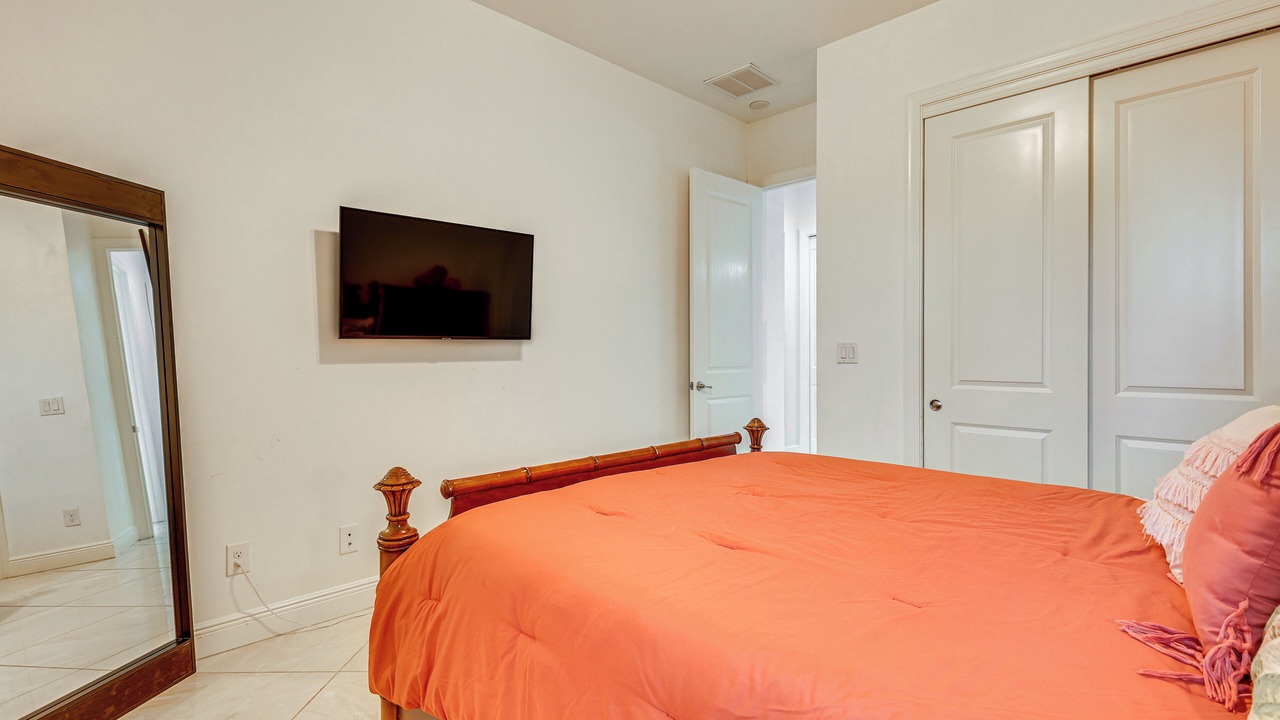 Photo of Bedroom in San Carlos Park