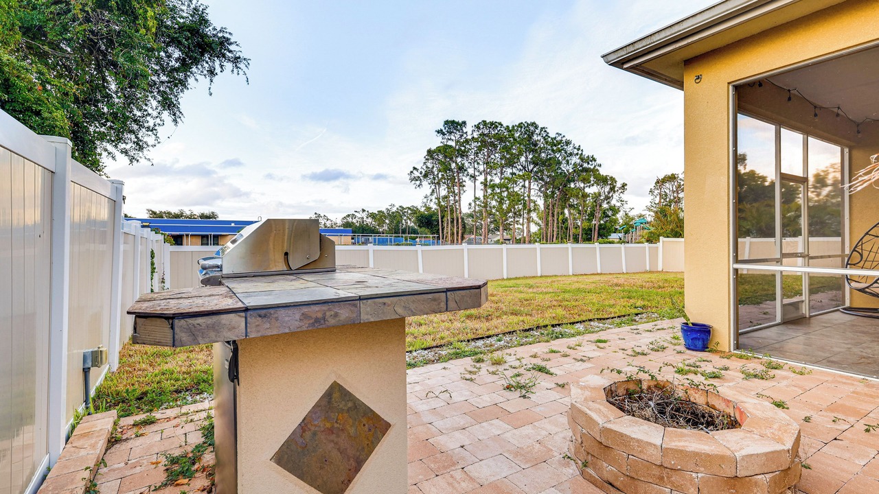 Photo of Patio Balcony in San Carlos Park