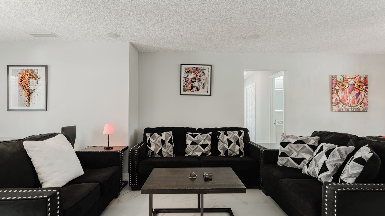 Photo of Livingroom in Tropic Palms