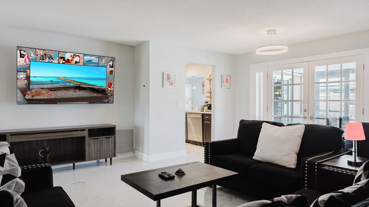Photo of Livingroom in Tropic Palms