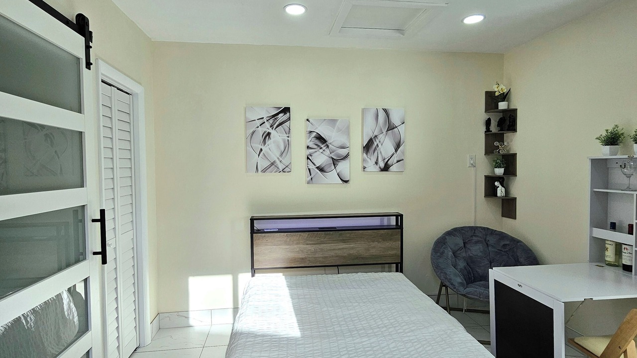 Photo of Bedroom in Pembroke Pines