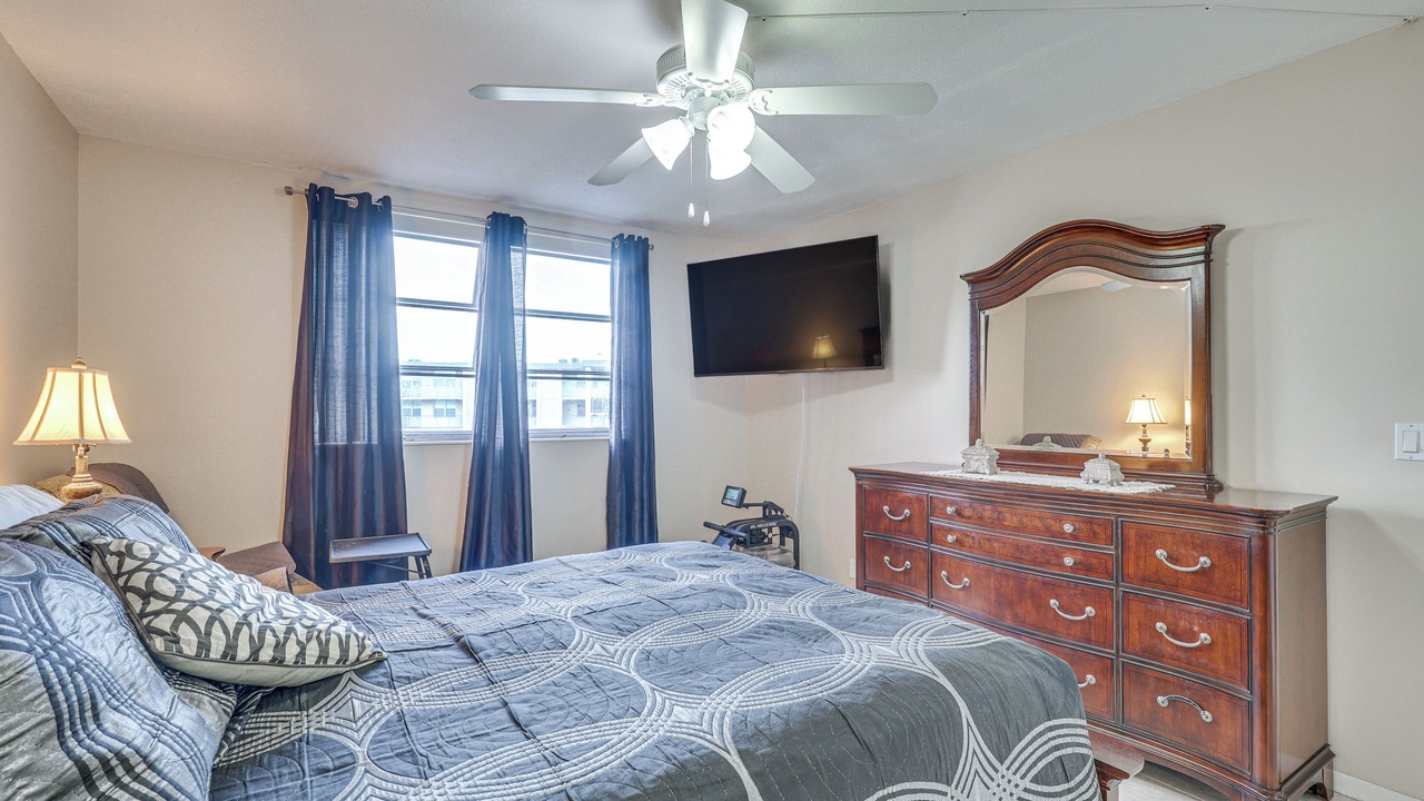Photo of Bedroom in Lauderdale Lakes