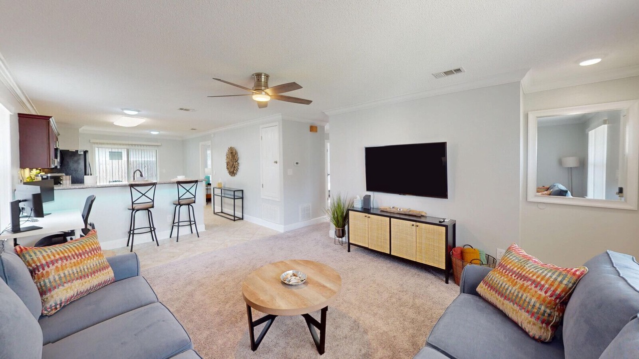 Photo of Livingroom in Pensacola