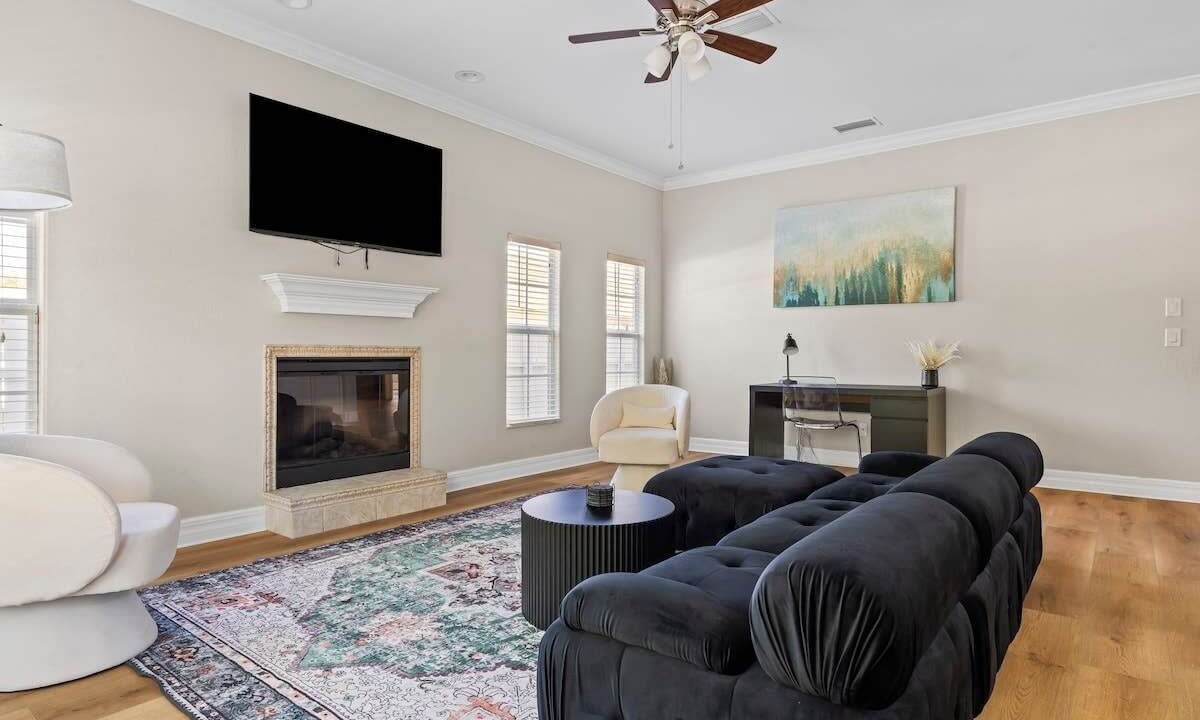 Photo of Livingroom in Gillespie Park
