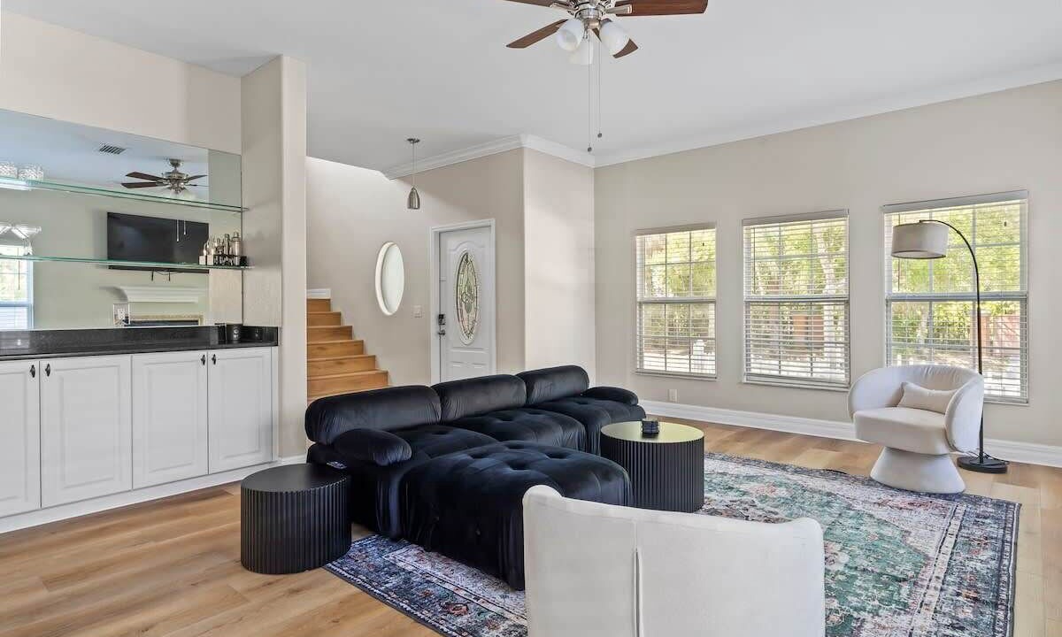 Photo of Livingroom in Gillespie Park