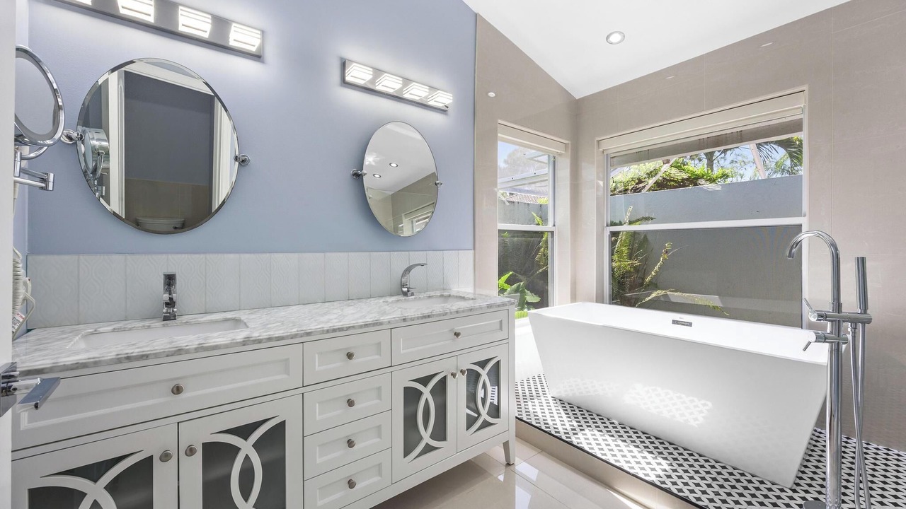 Photo of Bathroom in Greenview Shores