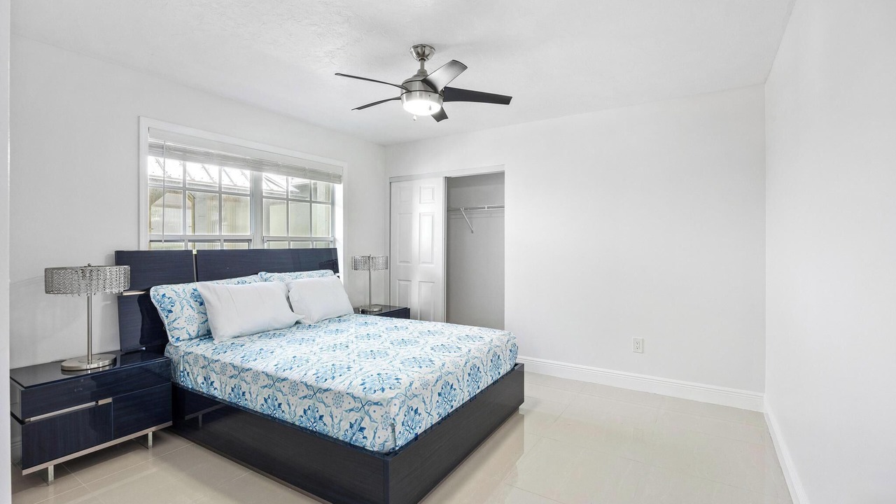 Photo of Bedroom in Greenview Shores