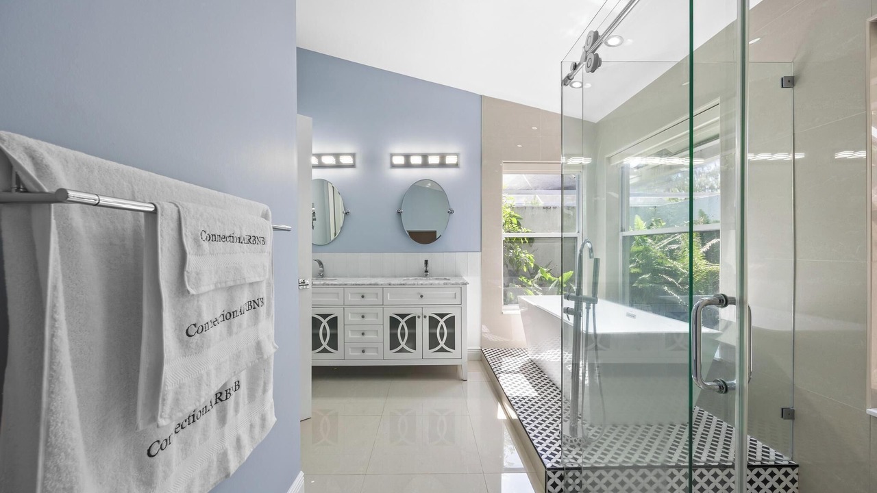 Photo of Bathroom in Greenview Shores