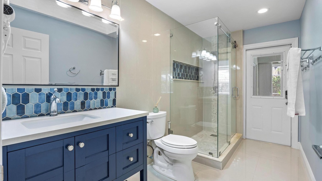 Photo of Bathroom in Greenview Shores