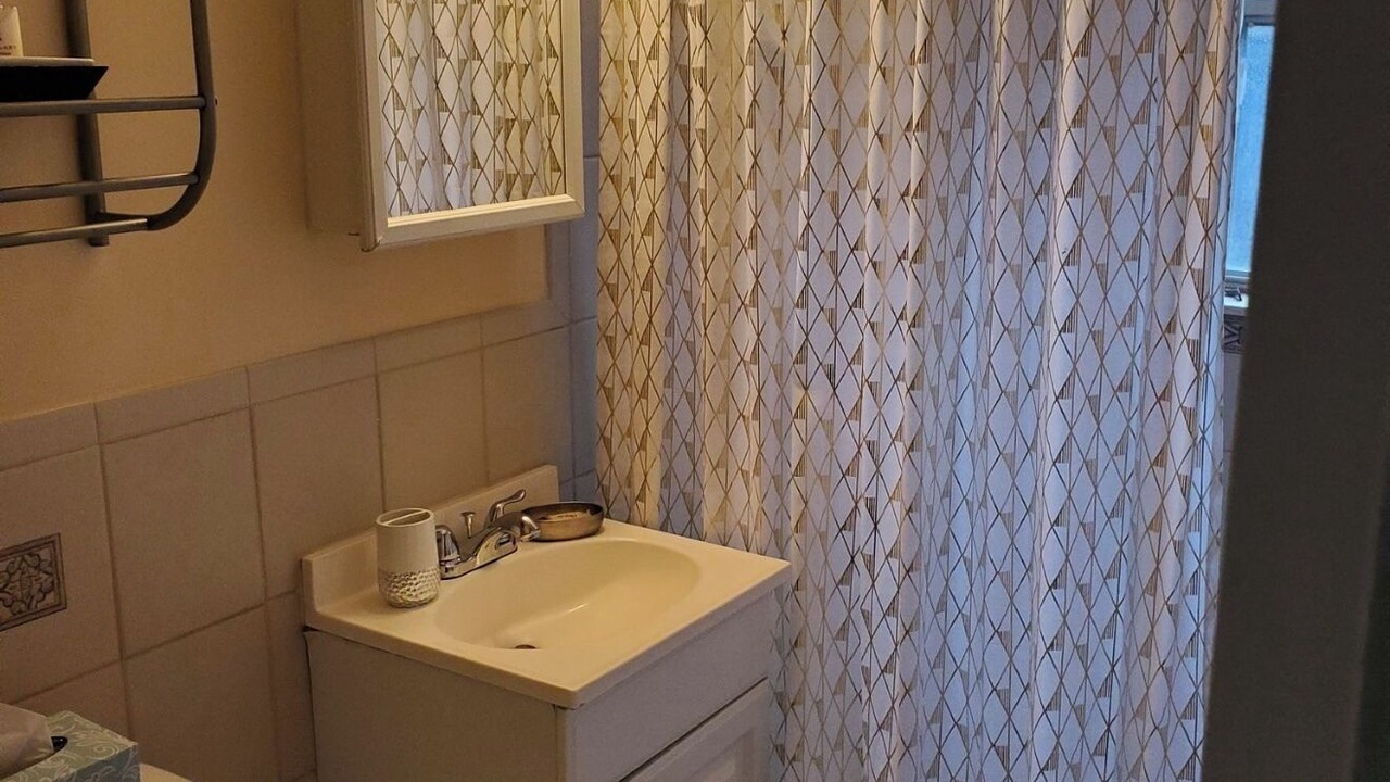 Photo of Bathroom in Southwest Coconut Grove