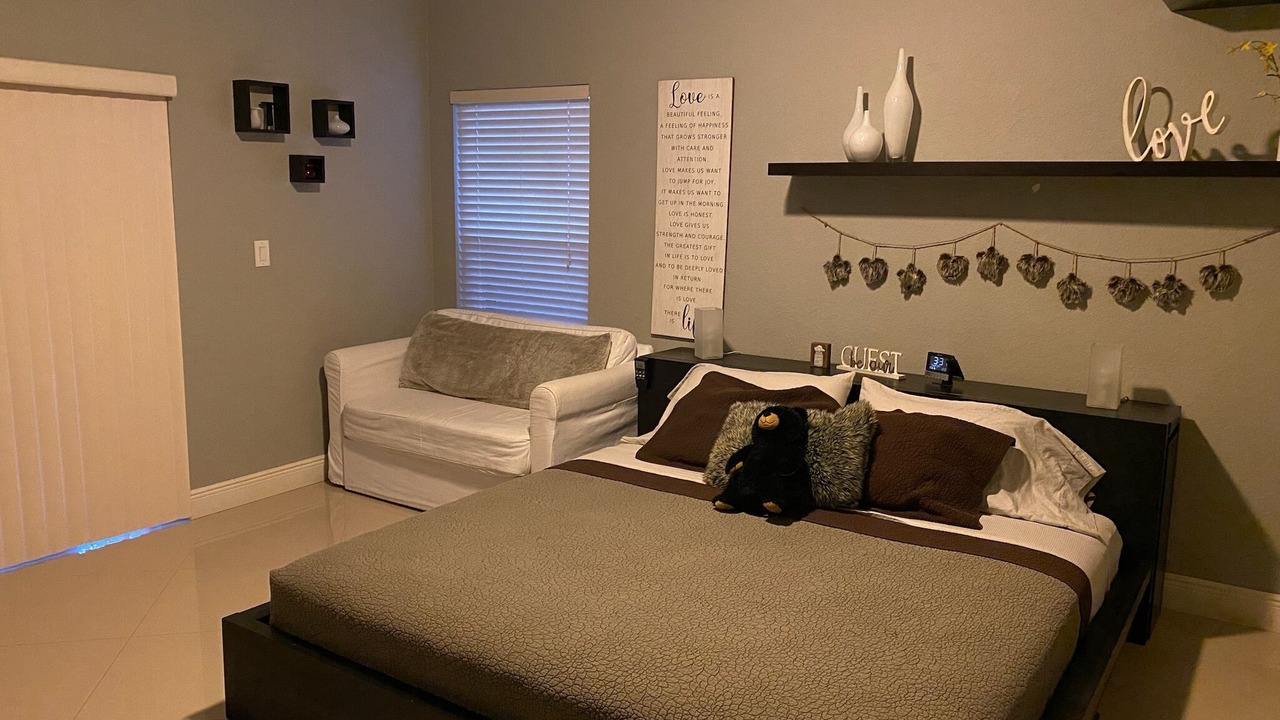 Photo of Bedroom in Pembroke Pines