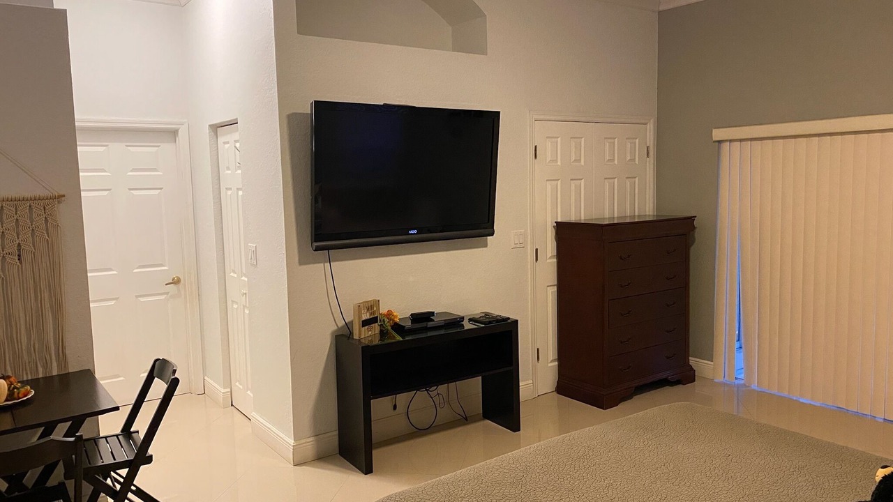 Photo of Bedroom in Pembroke Pines
