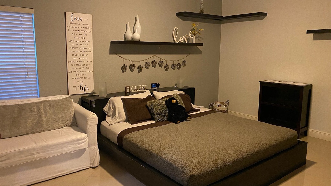 Photo of Bedroom in Pembroke Pines