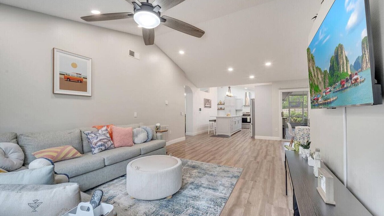 Photo of Livingroom in Deltona Lakes