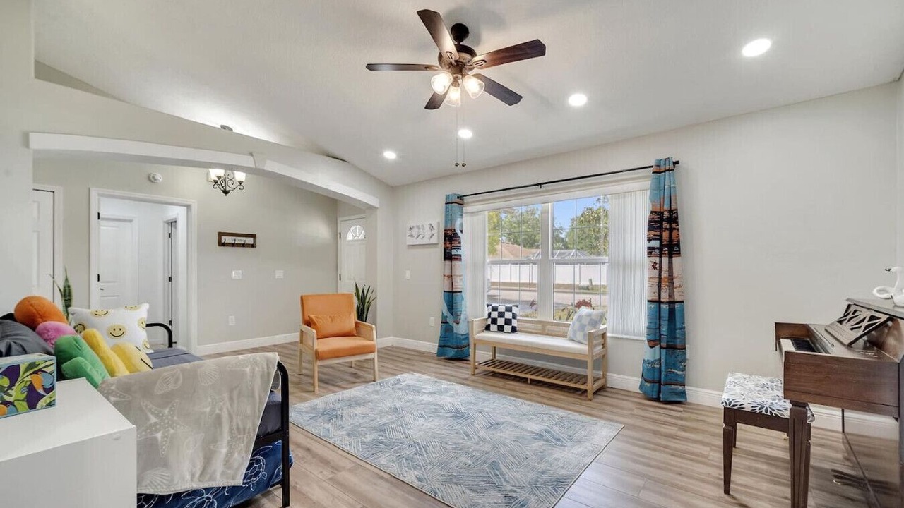 Photo of Livingroom in Deltona Lakes