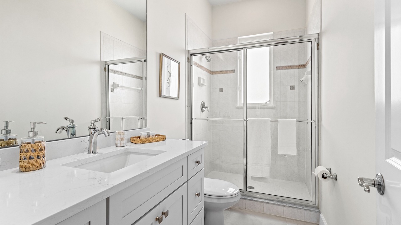 Photo of Bathroom in Vanderbilt Beach
