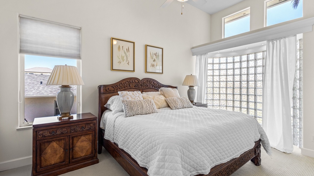 Photo of Bedroom in Vanderbilt Beach