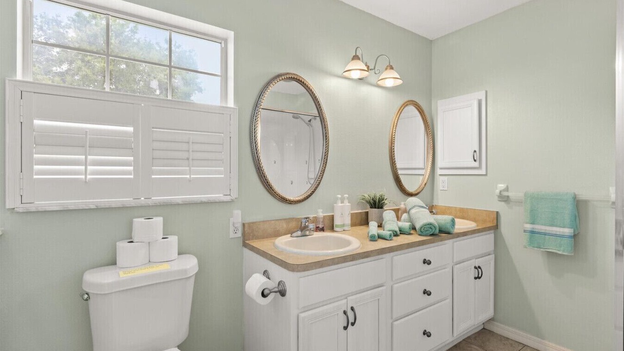 Photo of Bathroom in Candler
