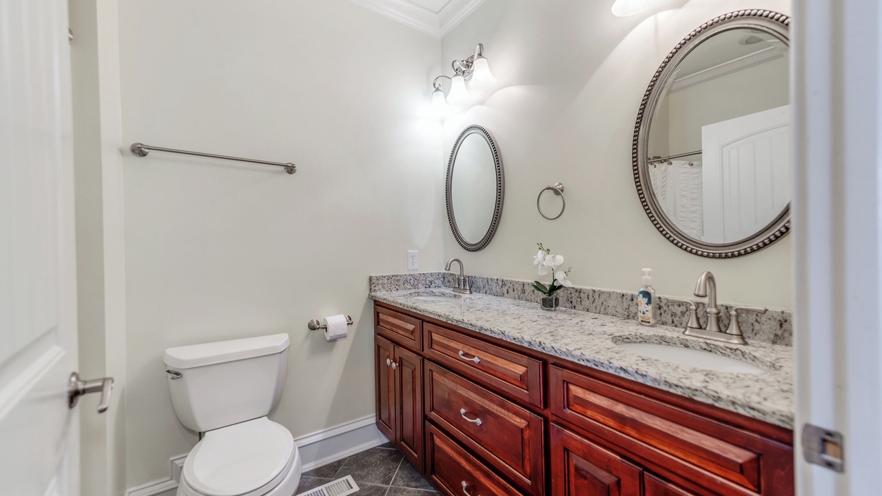 Photo of Bathroom in Clover