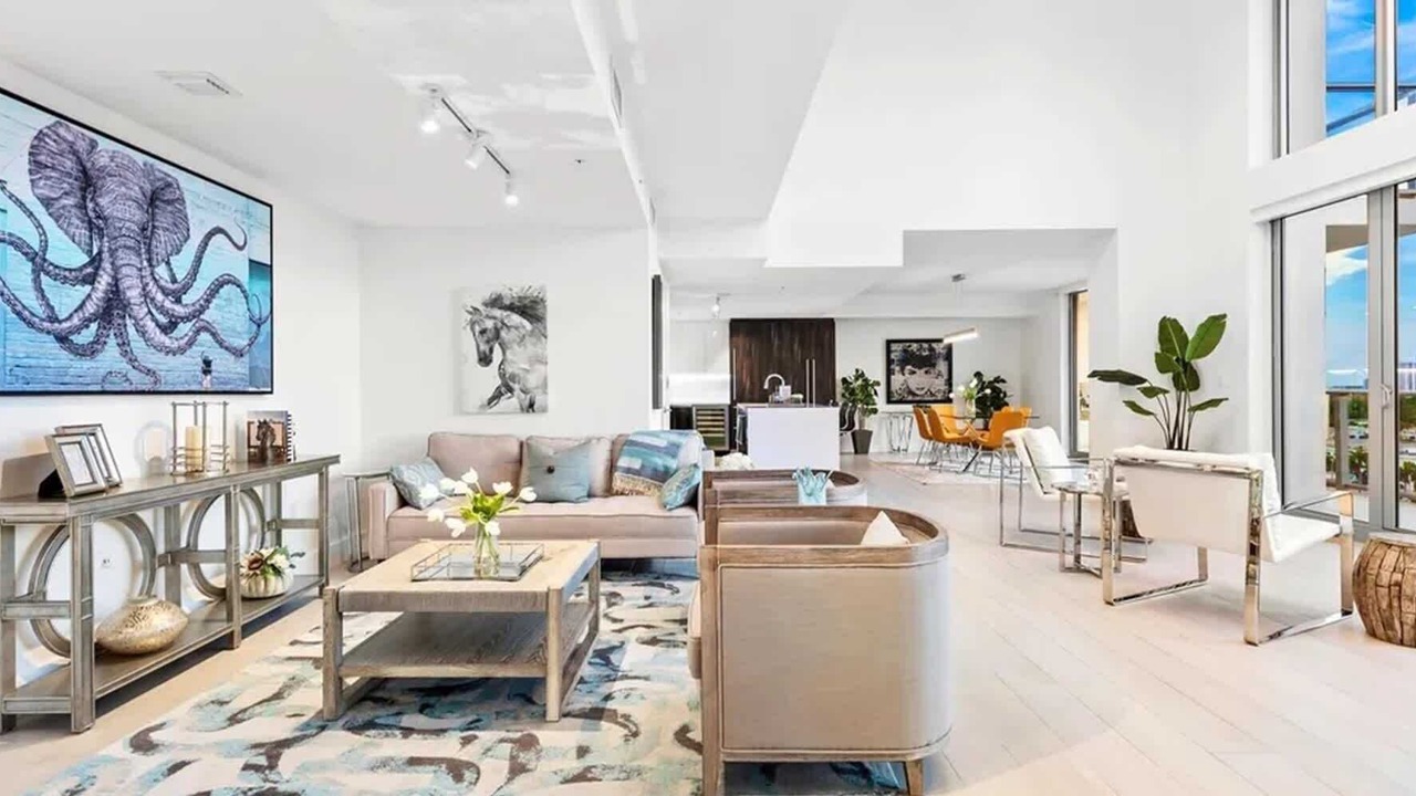 Photo of Livingroom in Central Fort Lauderdale