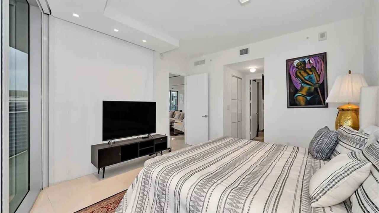 Photo of Bedroom in Edgewater
