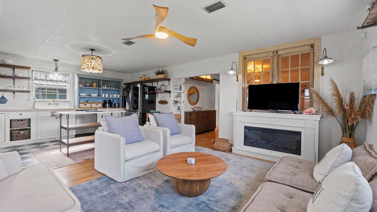 Photo of Livingroom in Fort Morgan Pines