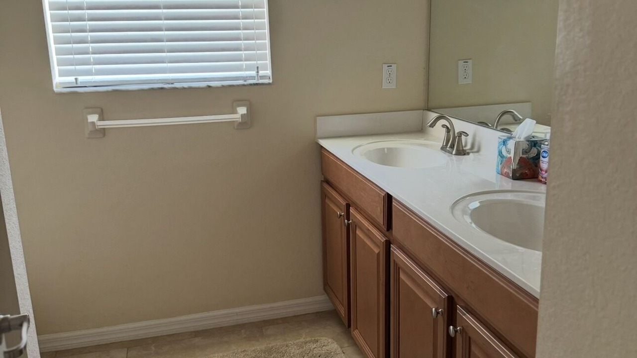 Photo of Bathroom in River Hall