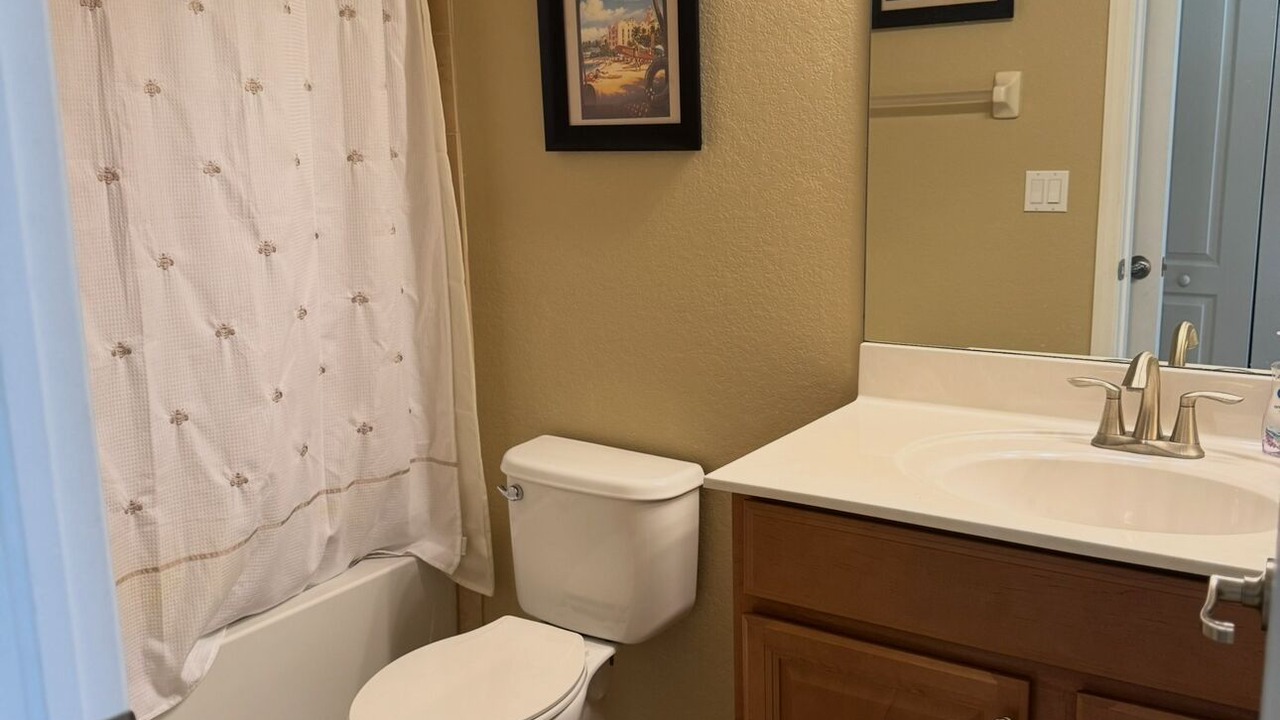 Photo of Bathroom in River Hall