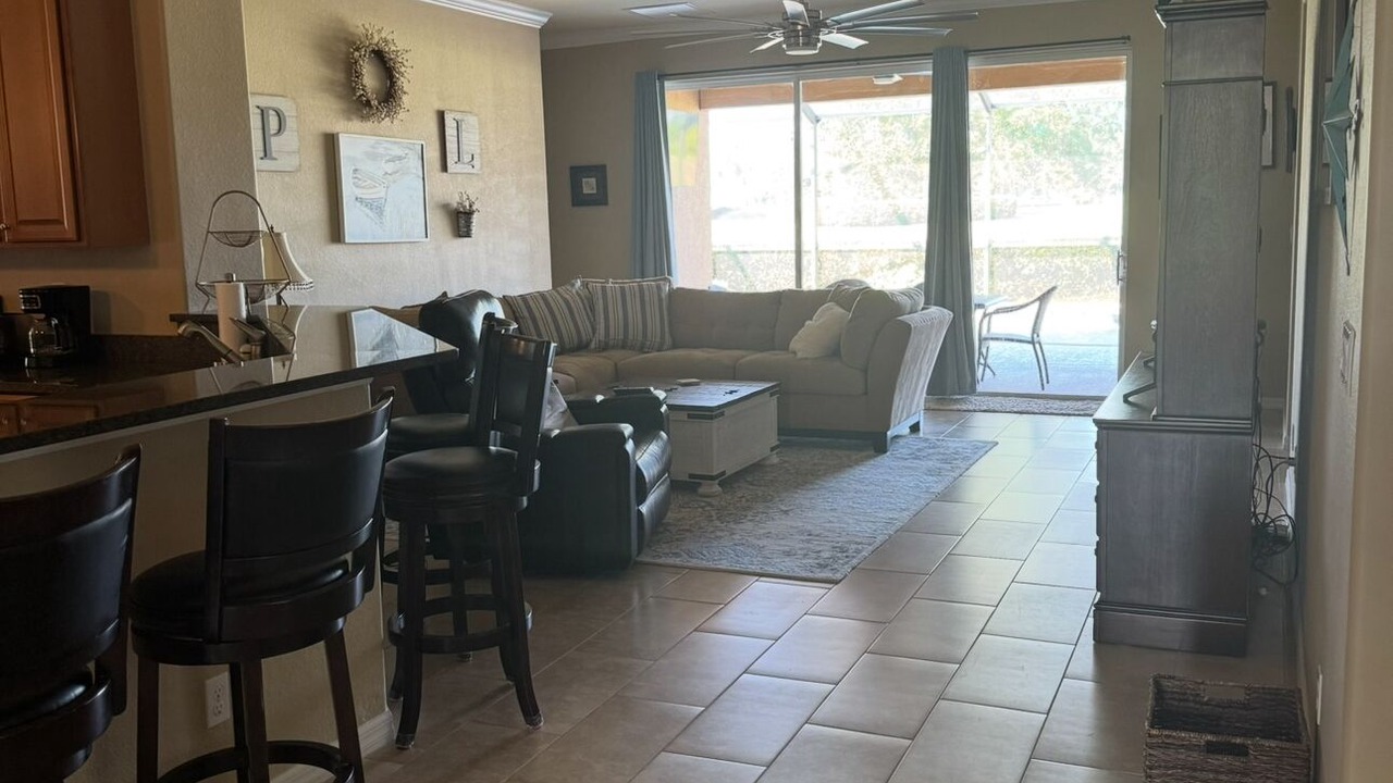 Photo of Livingroom in River Hall