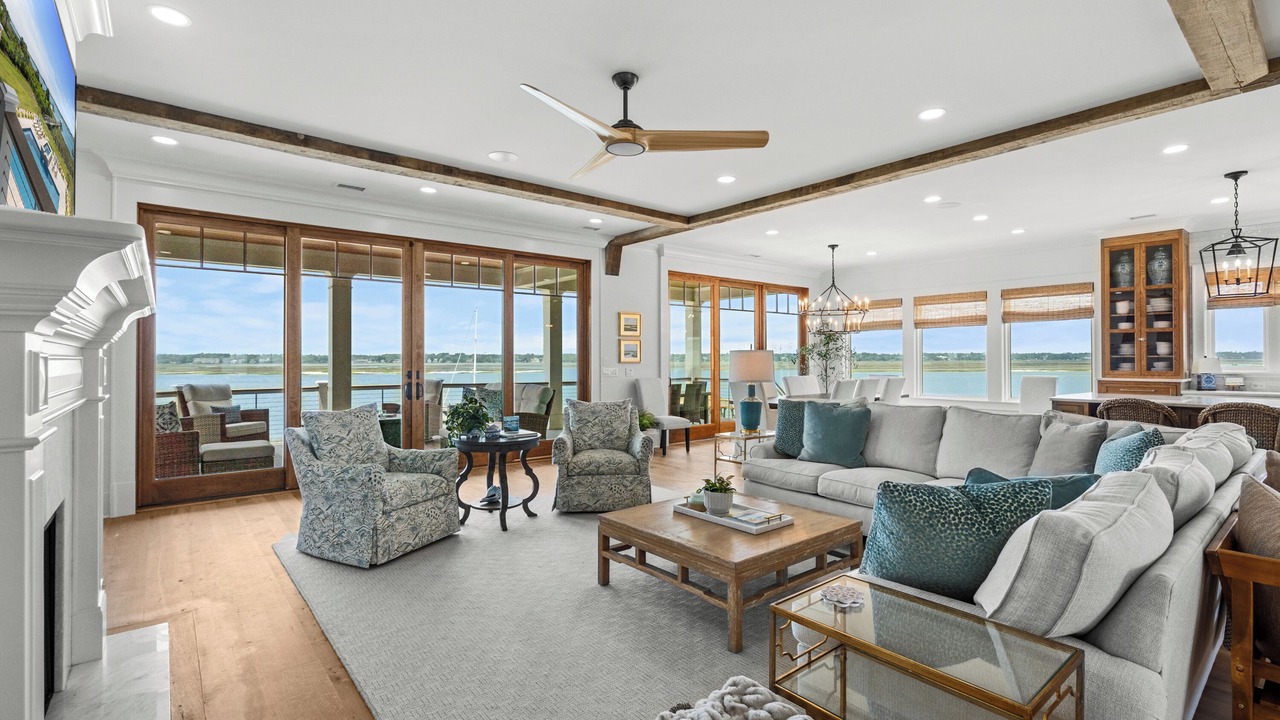 Photo of Livingroom in Inlet Harbour