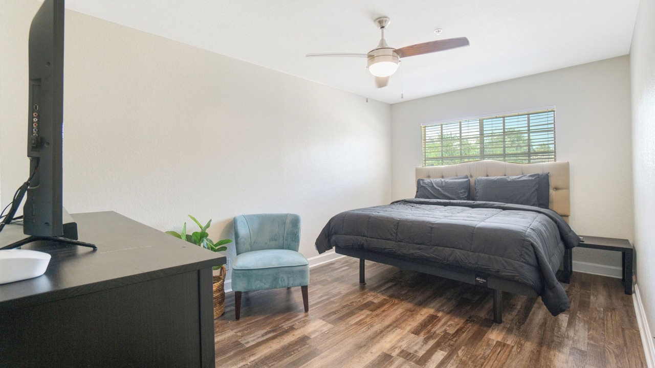 Photo of Bedroom in Lauderhill