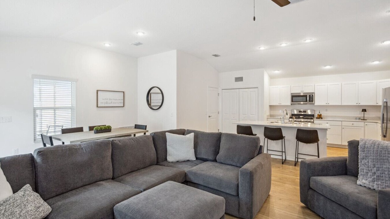 Photo of Livingroom in Sumter County