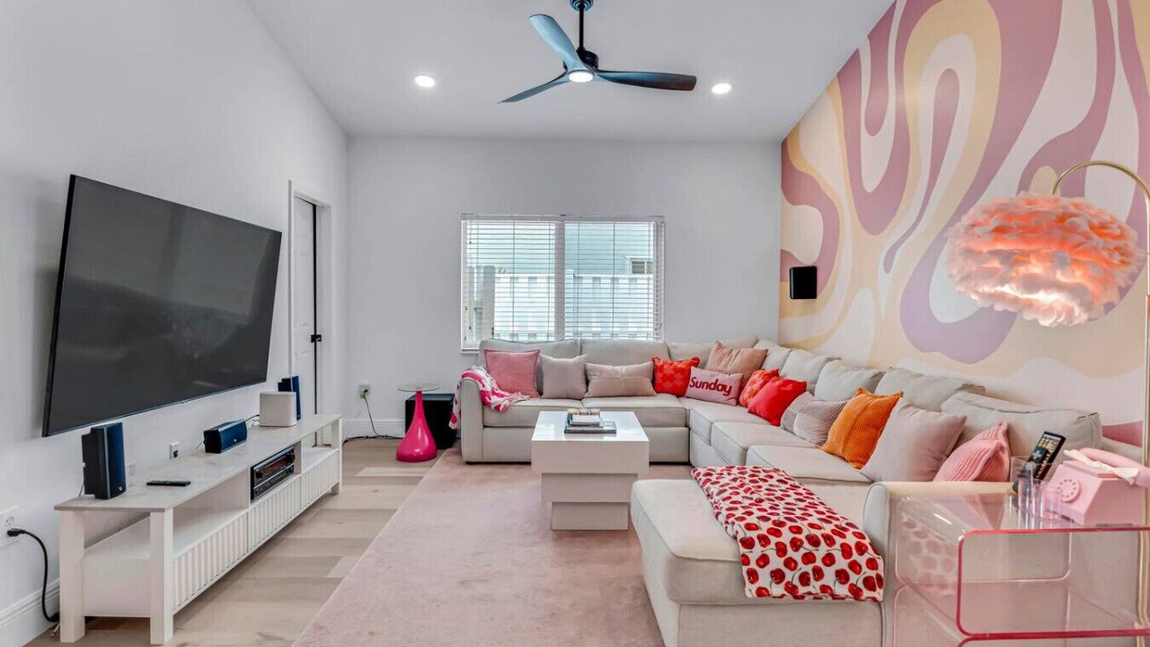 Photo of Livingroom in Sunrise