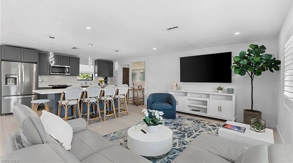 Photo of Livingroom in Connors