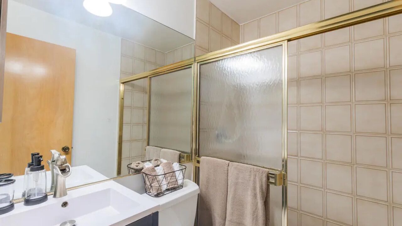 Photo of Bathroom in Lauderhill