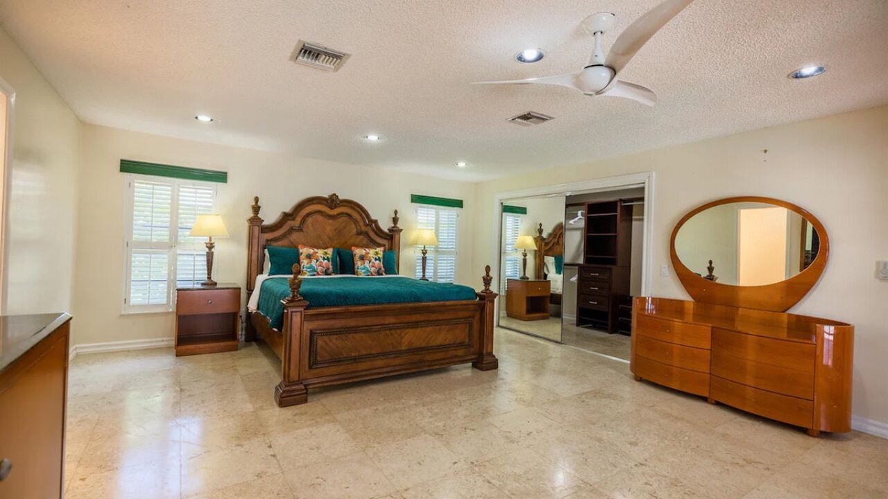 Photo of Bedroom in Lauderhill