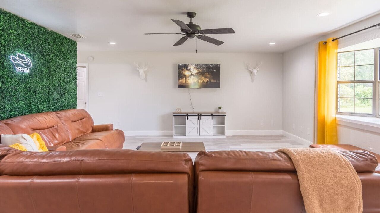 Photo of Livingroom in DeLand
