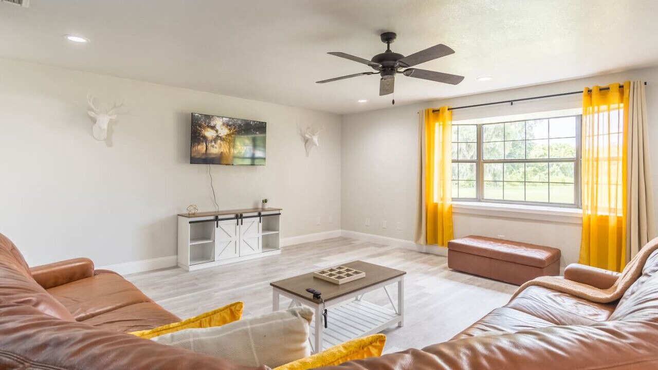 Photo of Livingroom in DeLand