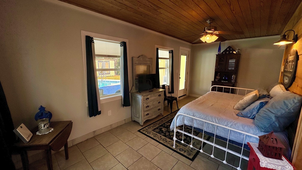 Photo of Bedroom in Dunnellon