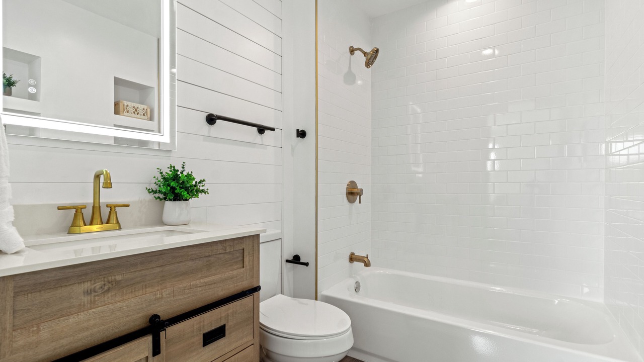 Photo of Bathroom in Land O' Lakes