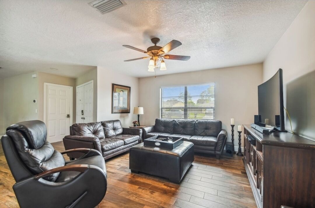 Photo of Livingroom in Greater Northdale