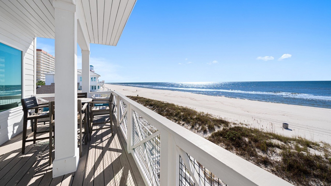 Photo of Patio Balcony in Crescent Beach