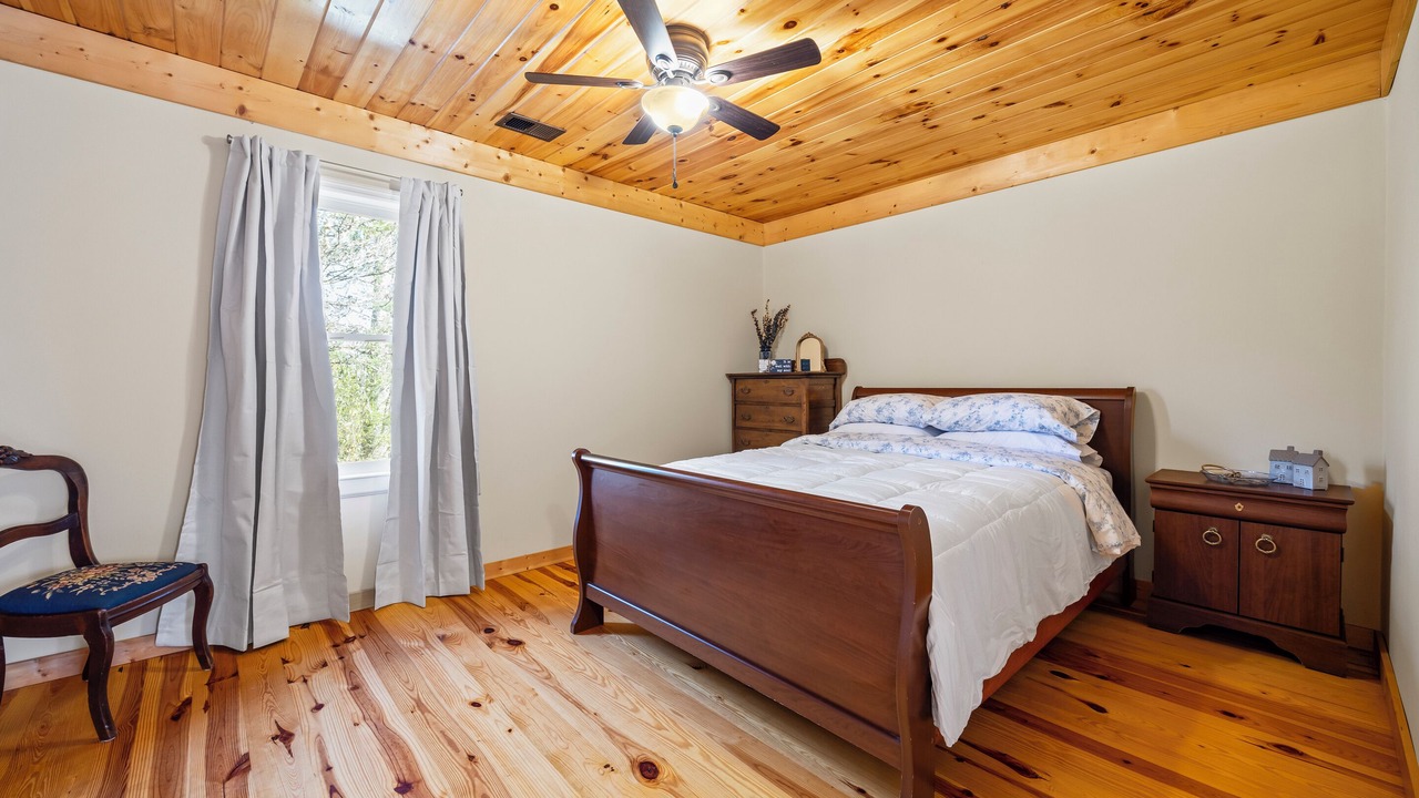 Photo of Bedroom in Sautee Nacoochee