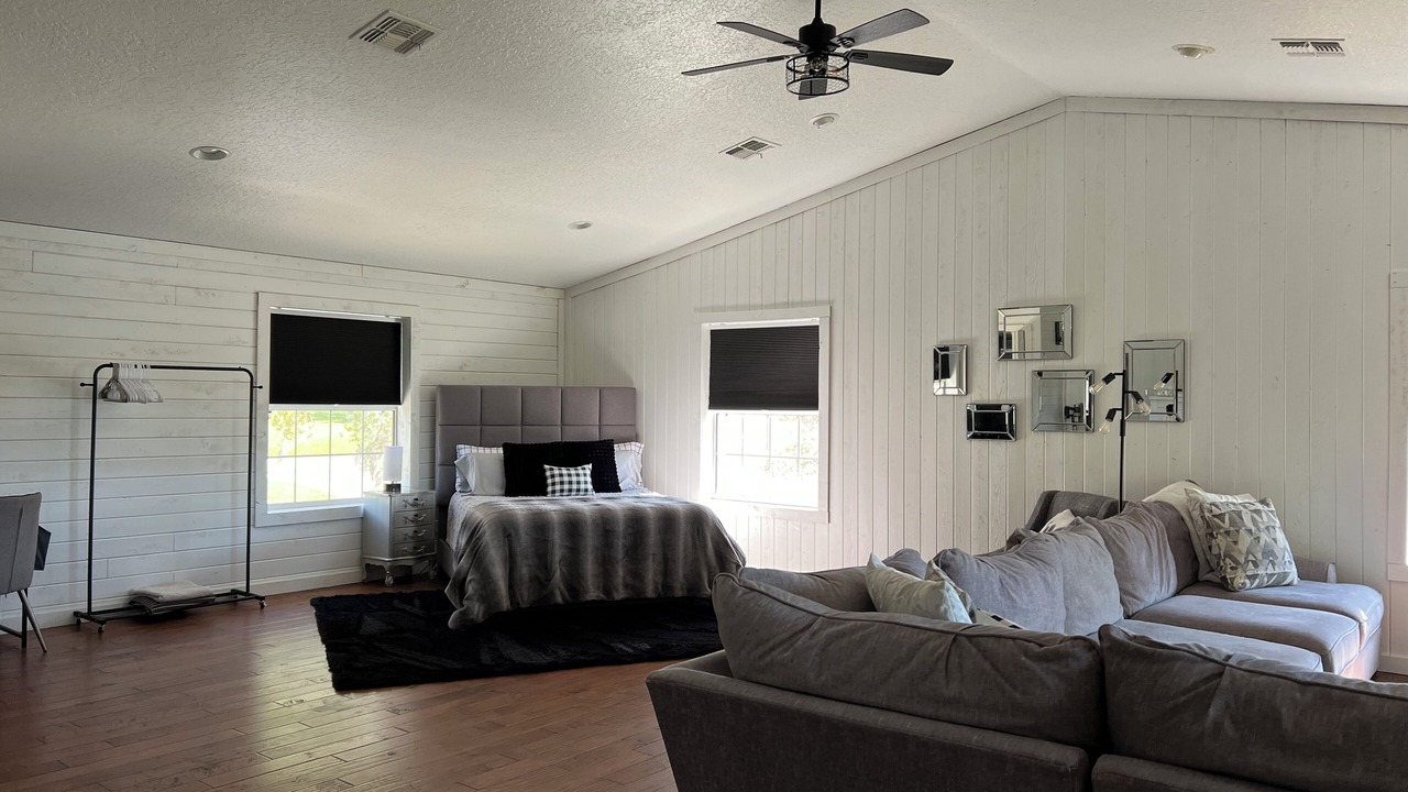 Photo of Bedroom in Mount Plymouth