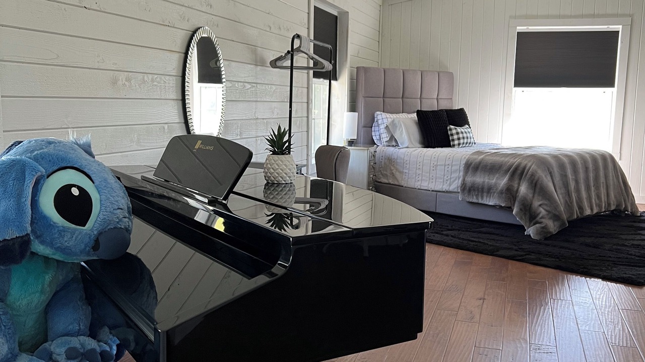 Photo of Bedroom in Mount Plymouth