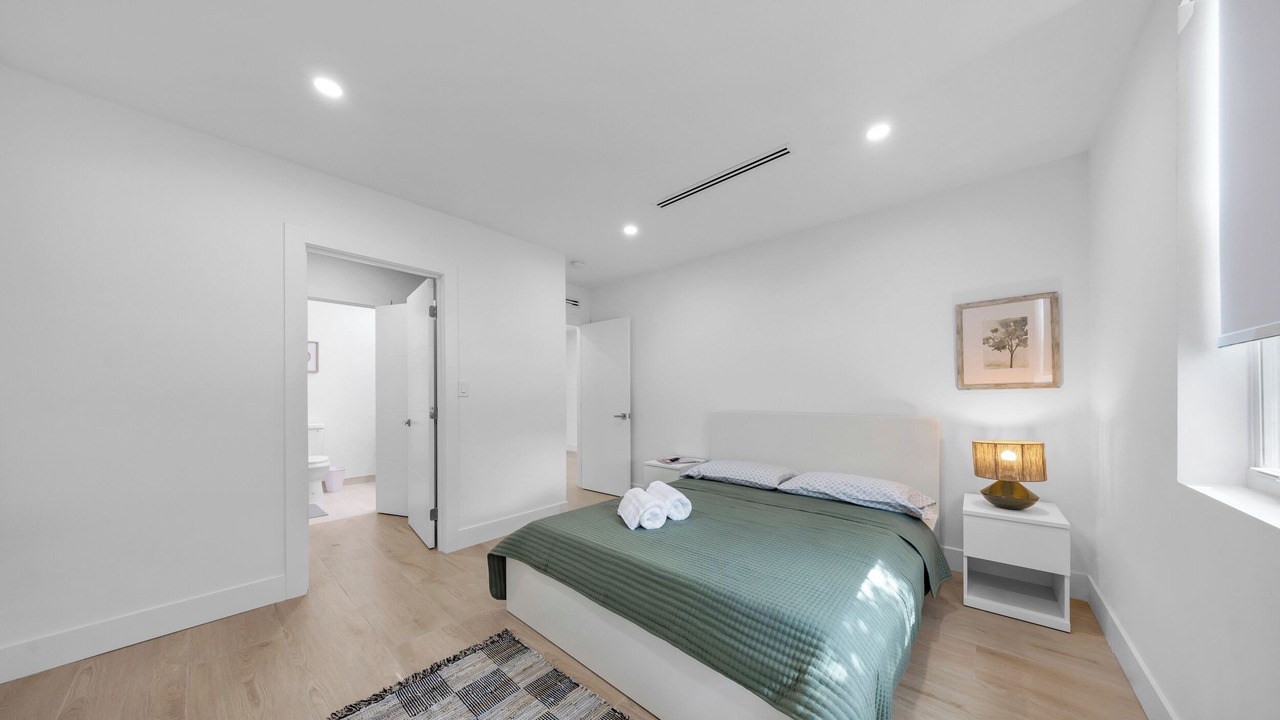 Photo of Bedroom in Allapattah